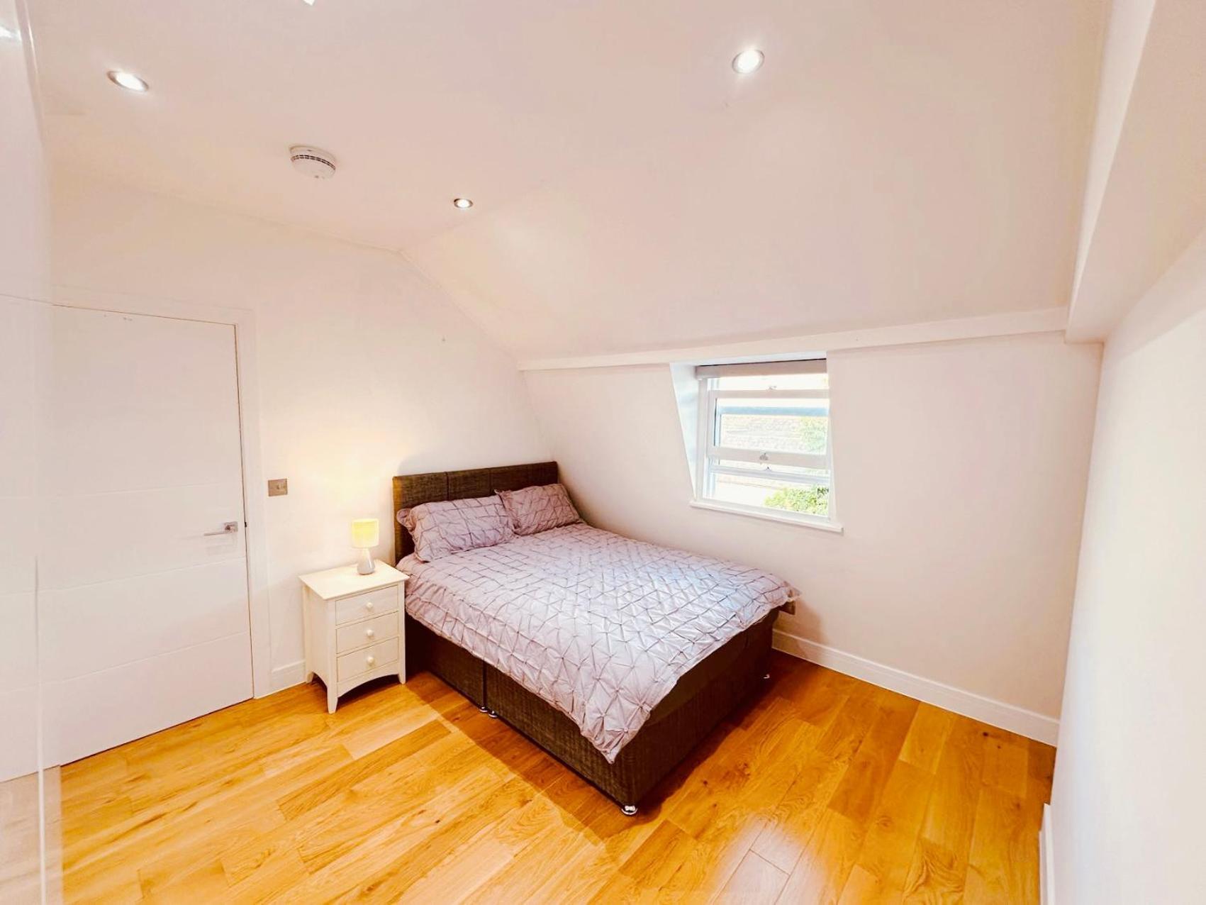 3 Bed 2 Bath Apartment Near Greenwich Park 6 Guests Maximum Лондон Екстериор снимка